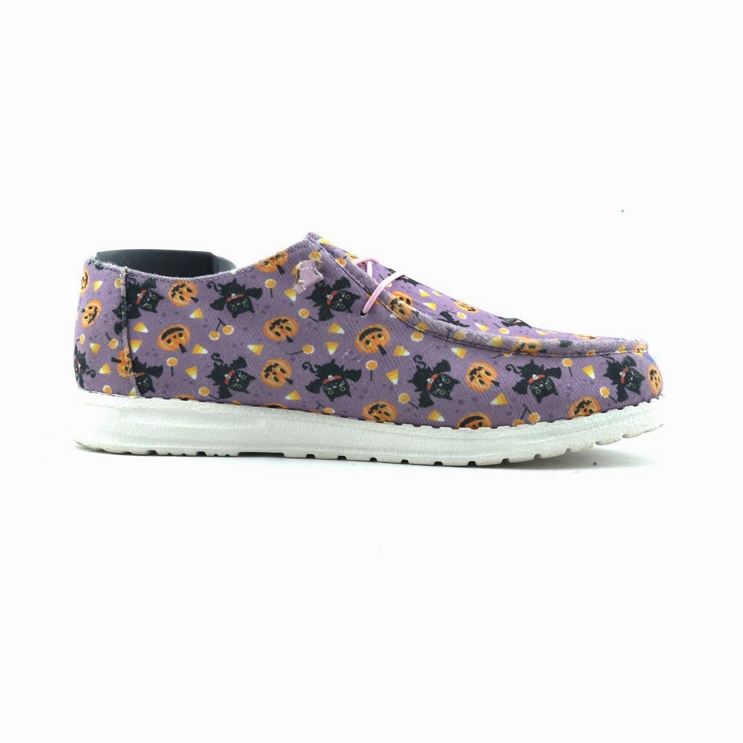 AMERICAN BRAND . classic styled shoe imagery