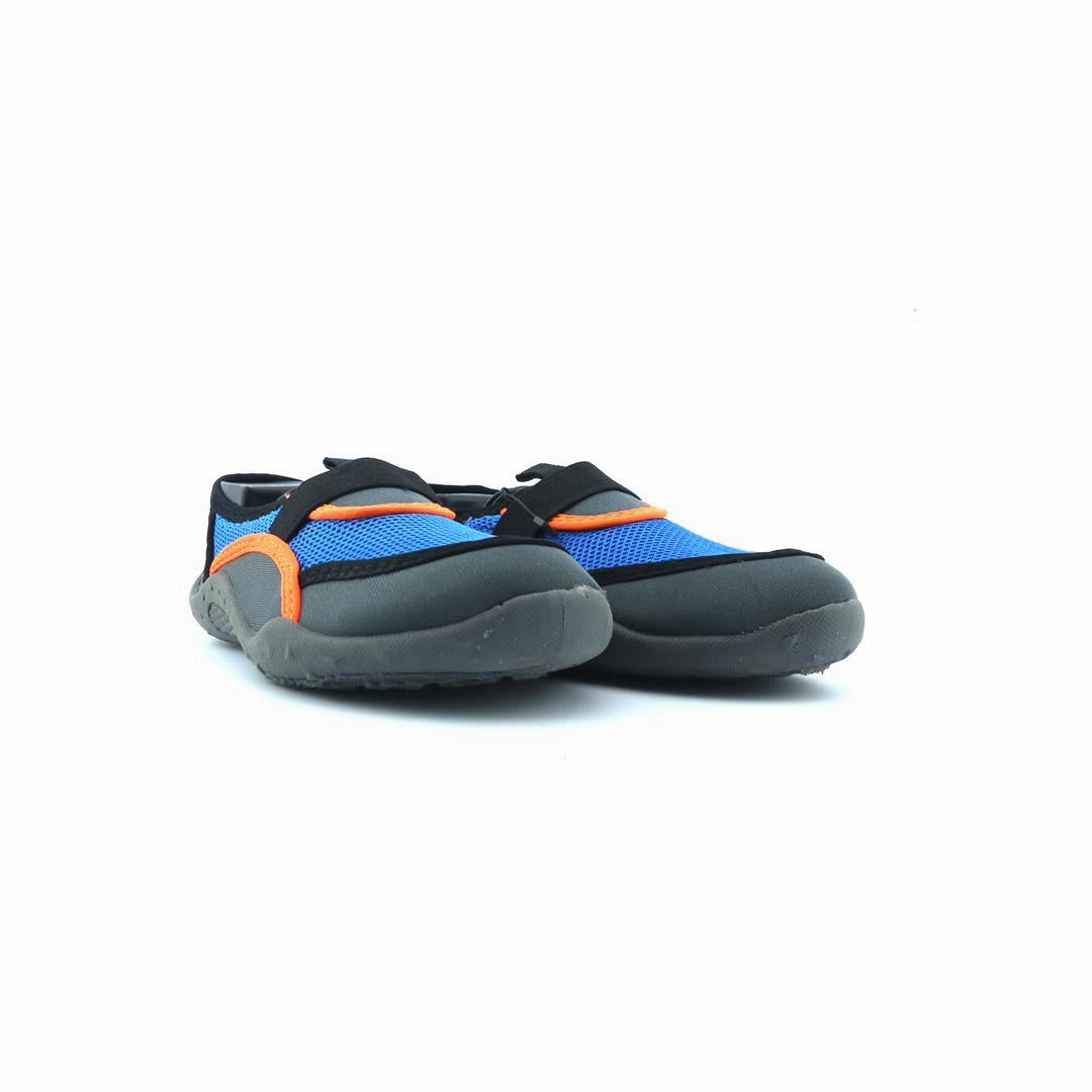 AMERICAN BRAND . classic styled shoe imagery