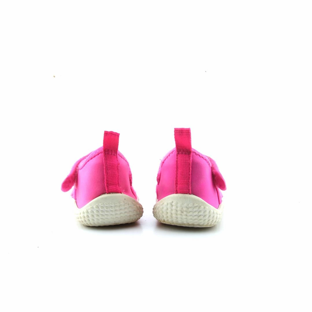 AMERICAN BRAND . classic styled shoe imagery