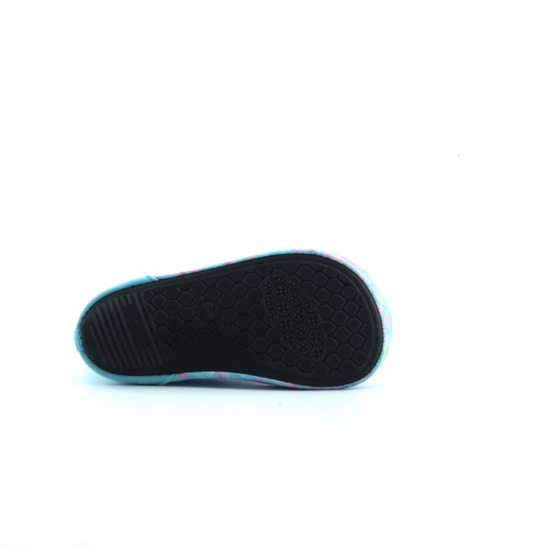 AMERICAN BRAND . classic styled shoe imagery