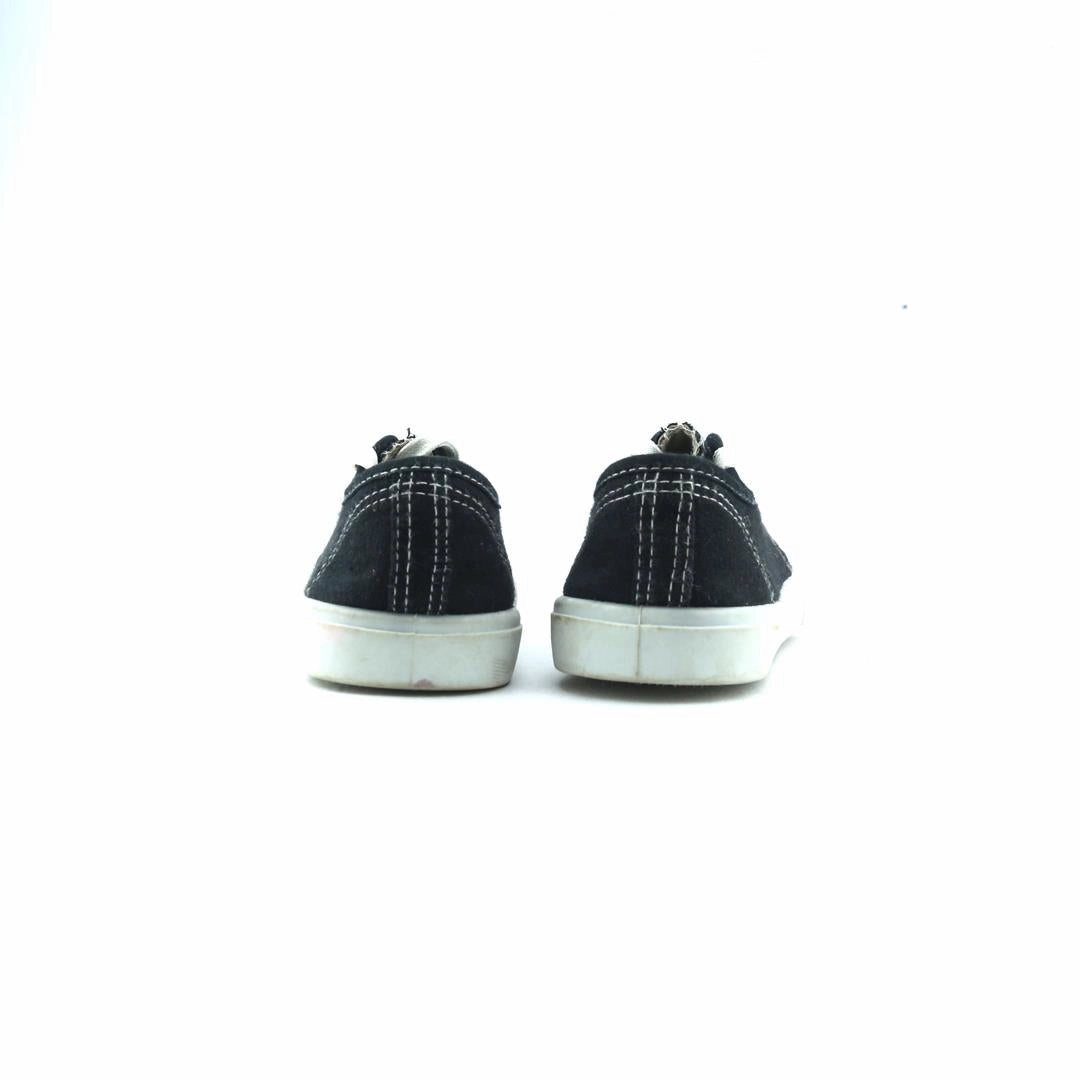 AMERICAN BRAND . classic styled shoe imagery