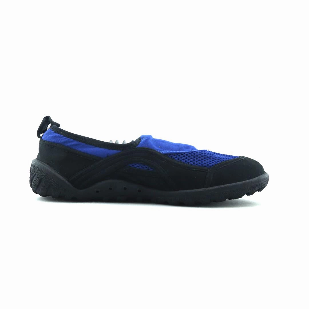 AMERICAN BRAND . classic styled shoe imagery