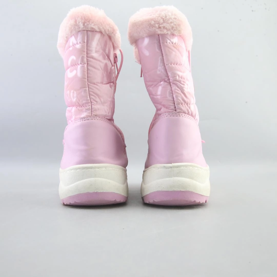 AMERICAN BRAND . classic styled shoe imagery
