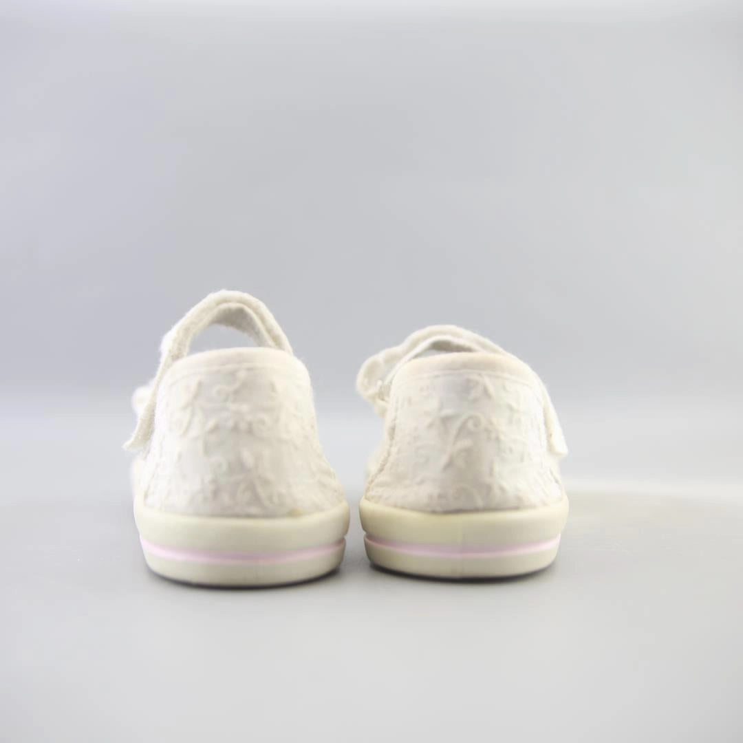 AMERICAN BRAND . classic styled shoe imagery