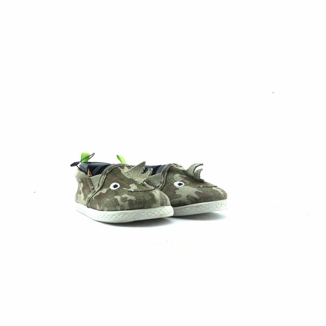 AMERICAN BRAND . classic styled shoe imagery