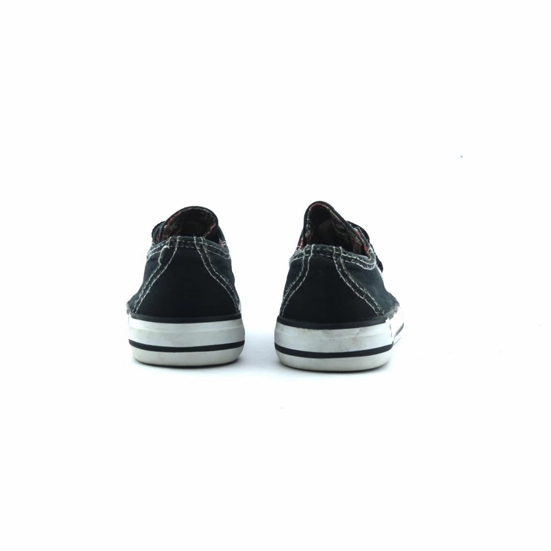 AMERICAN BRAND . classic styled shoe imagery