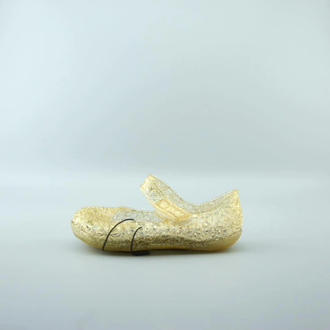 AMERICAN BRAND . classic styled shoe imagery