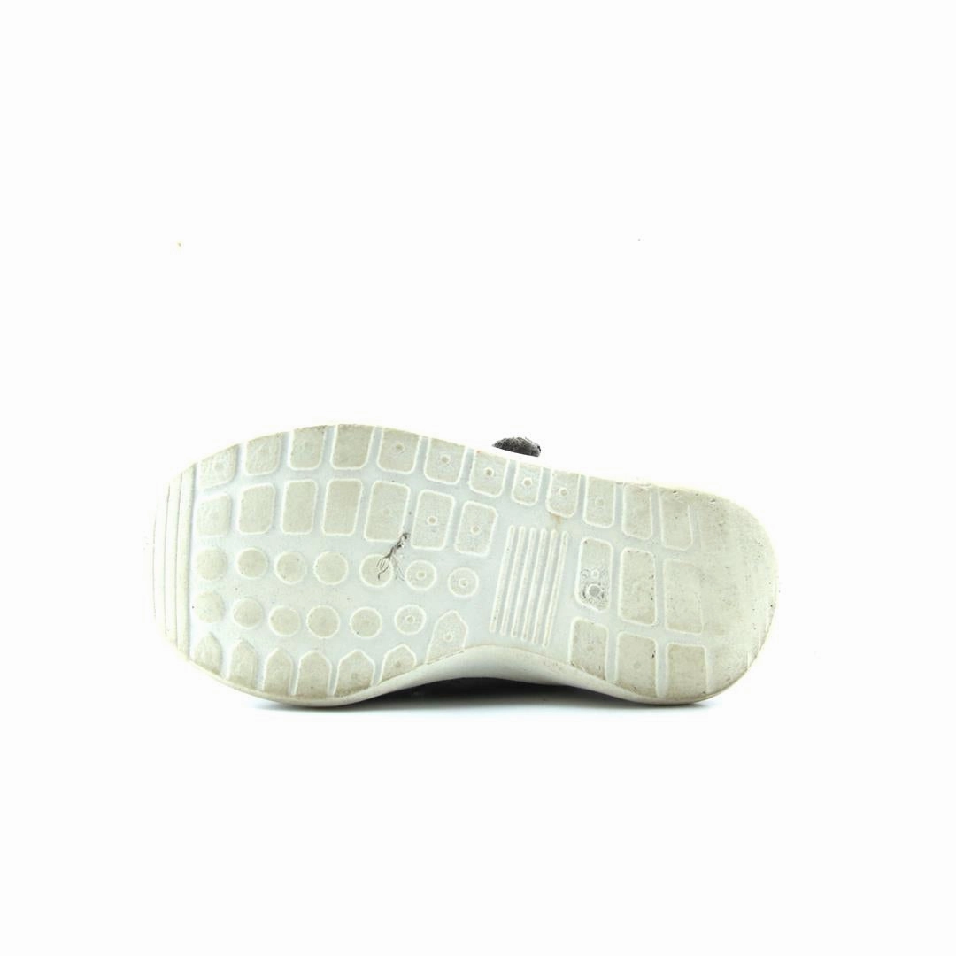 AMERICAN BRAND . classic styled shoe imagery