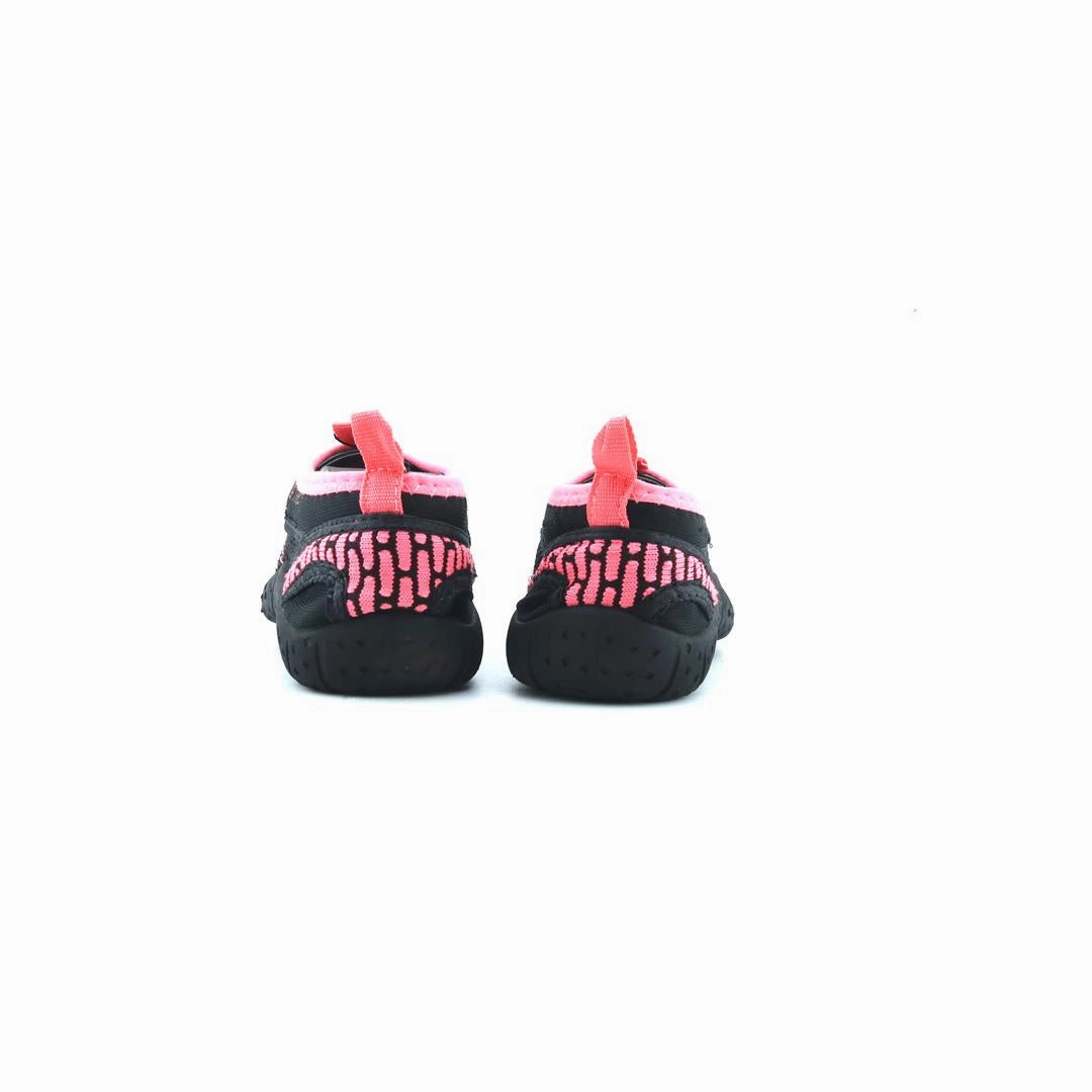AMERICAN BRAND . classic styled shoe imagery