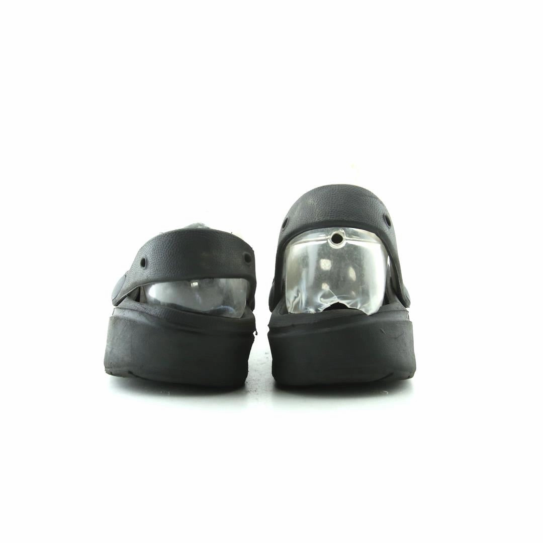 AMERICAN BRAND . classic styled shoe imagery