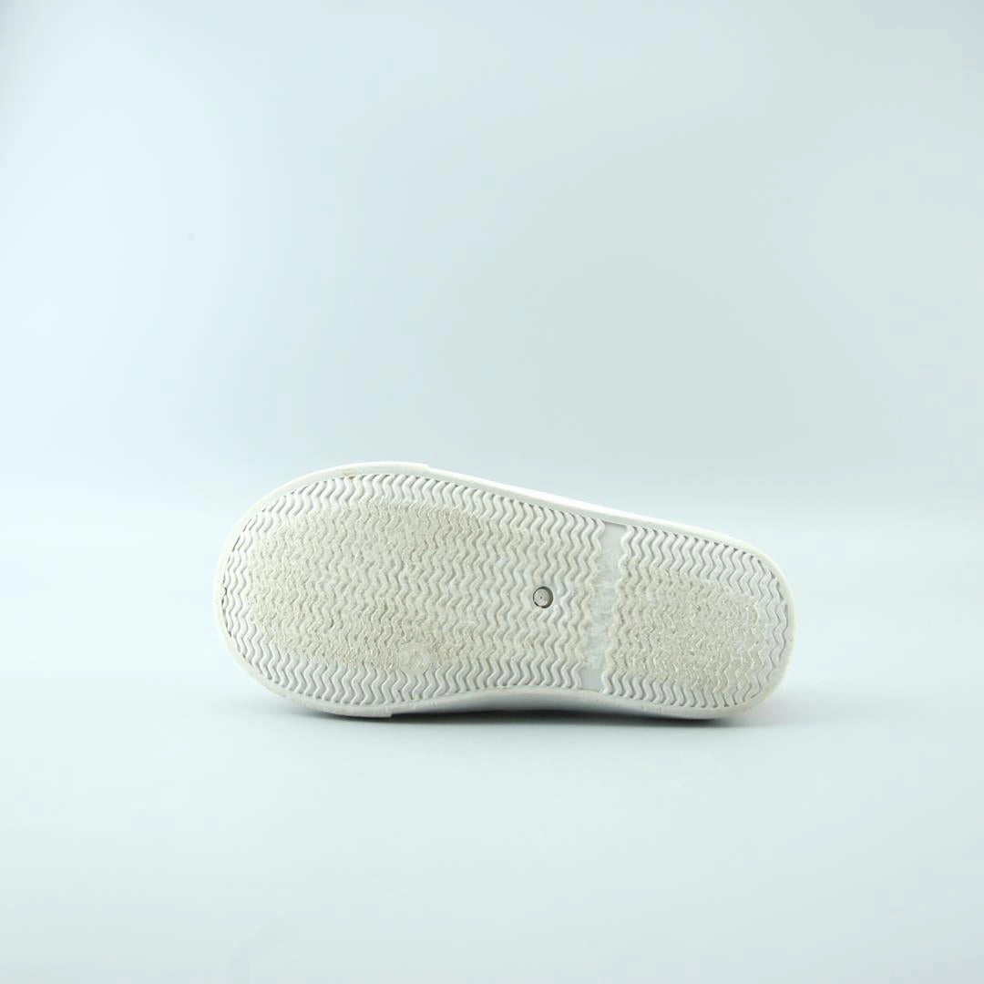 AMERICAN BRAND . classic styled shoe imagery