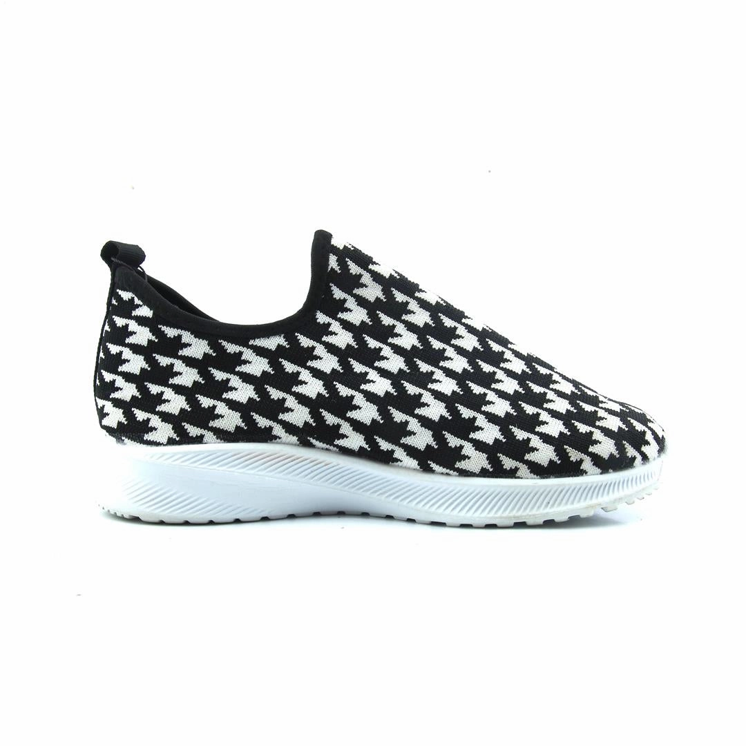 AMERICAN BRAND . classic styled shoe imagery