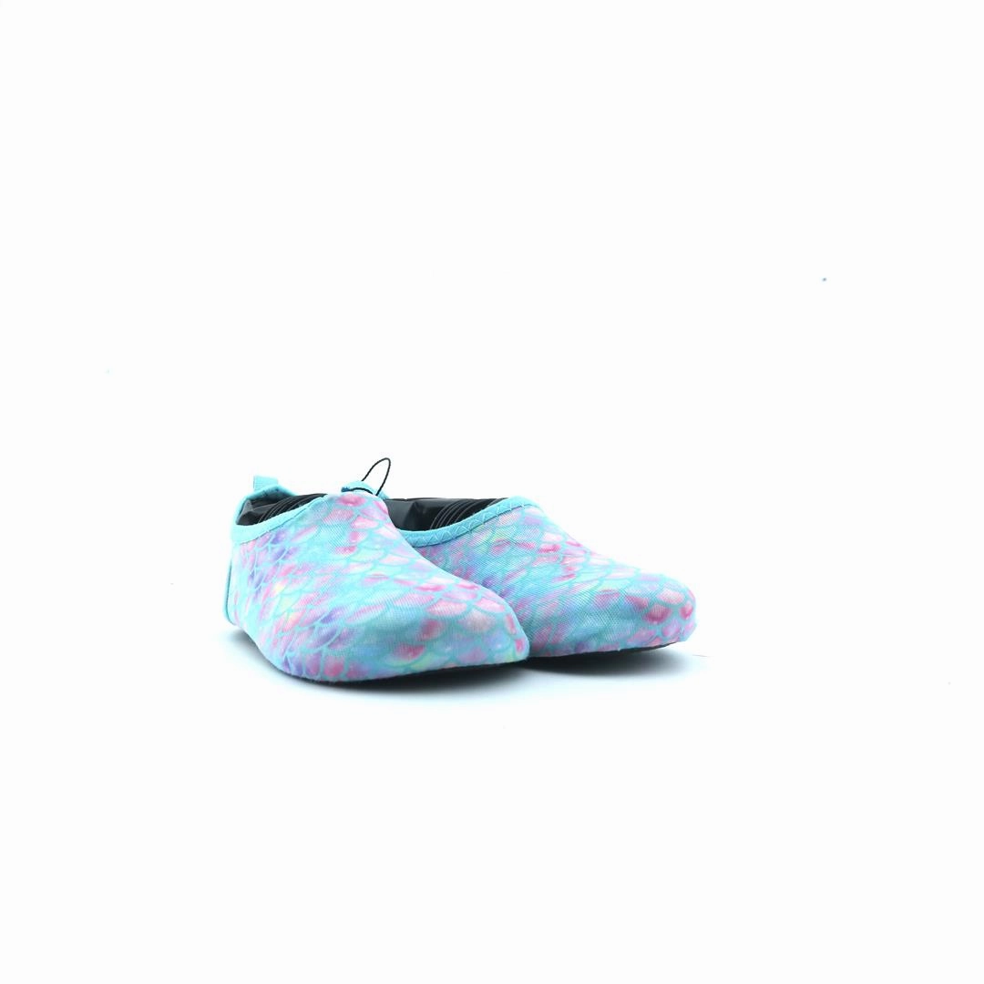 AMERICAN BRAND . classic styled shoe imagery