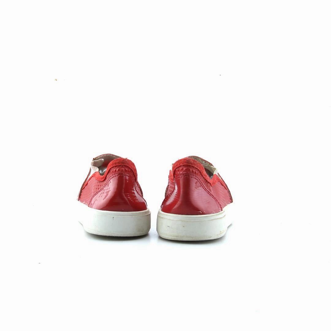 AMERICAN BRAND . classic styled shoe imagery
