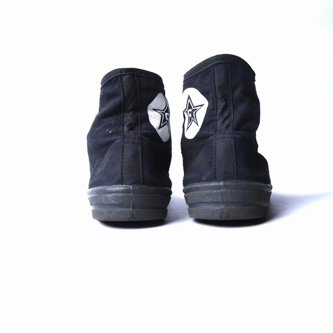 AMERICAN BRAND . classic styled shoe imagery