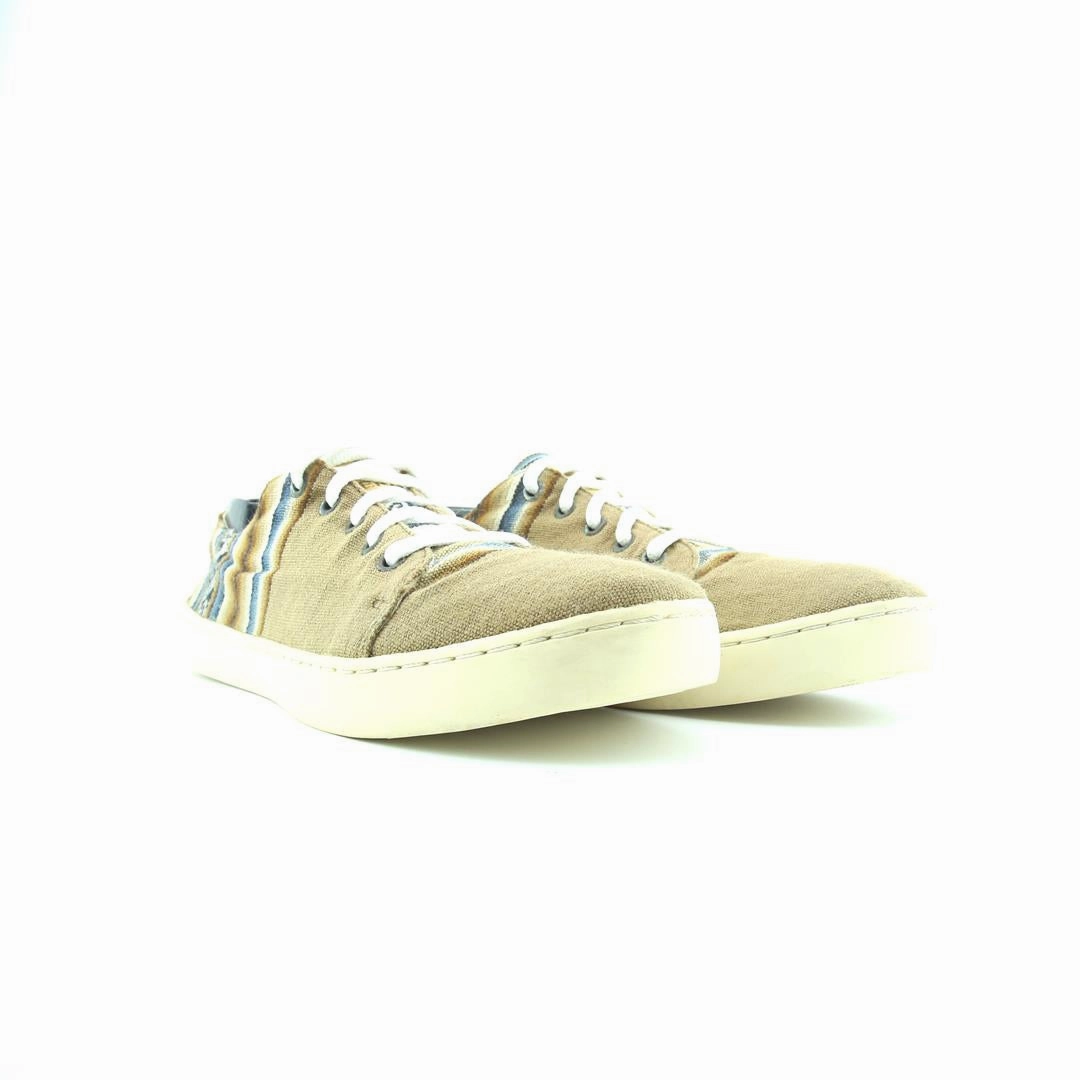 AMERICAN BRAND . classic styled shoe imagery