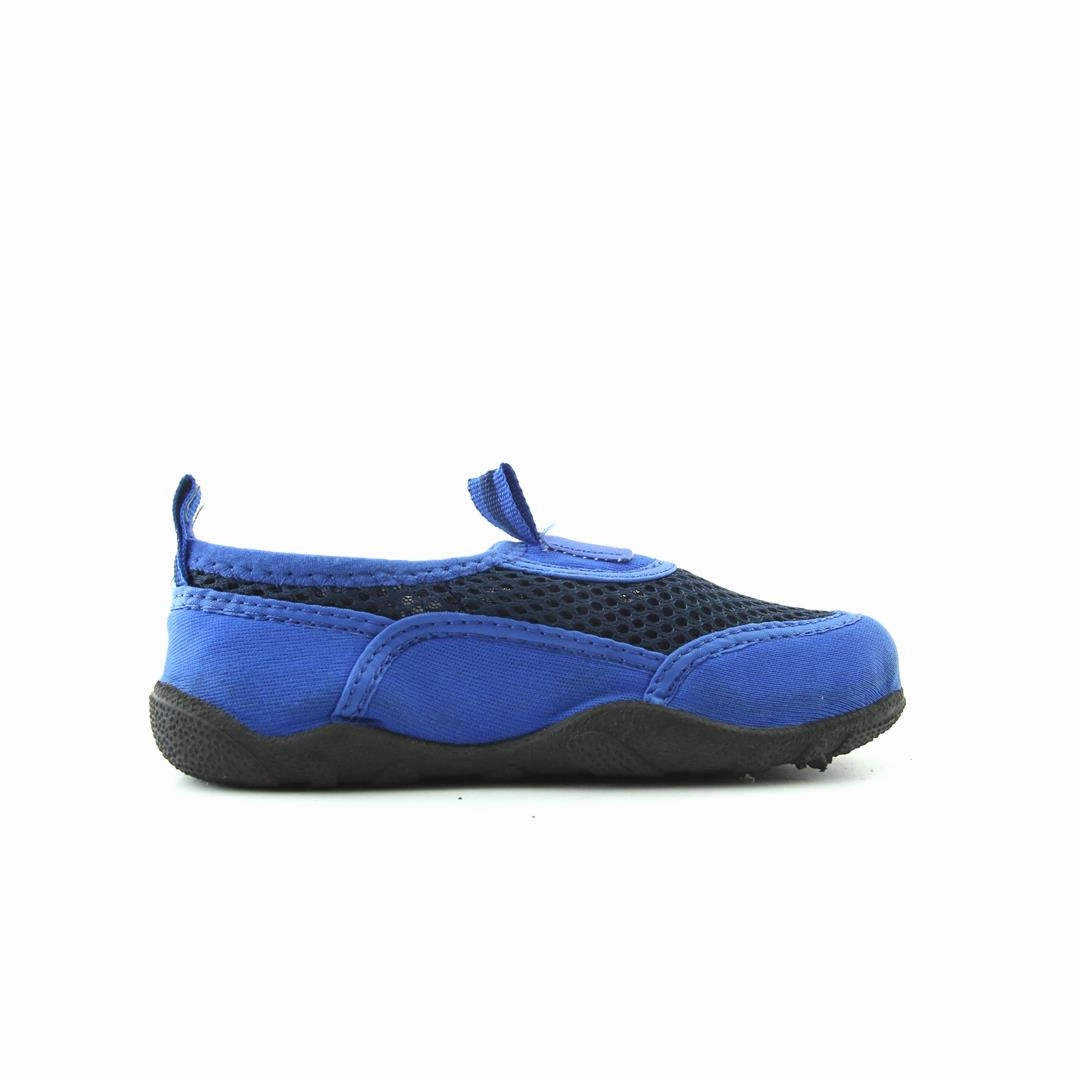 AMERICAN BRAND . classic styled shoe imagery
