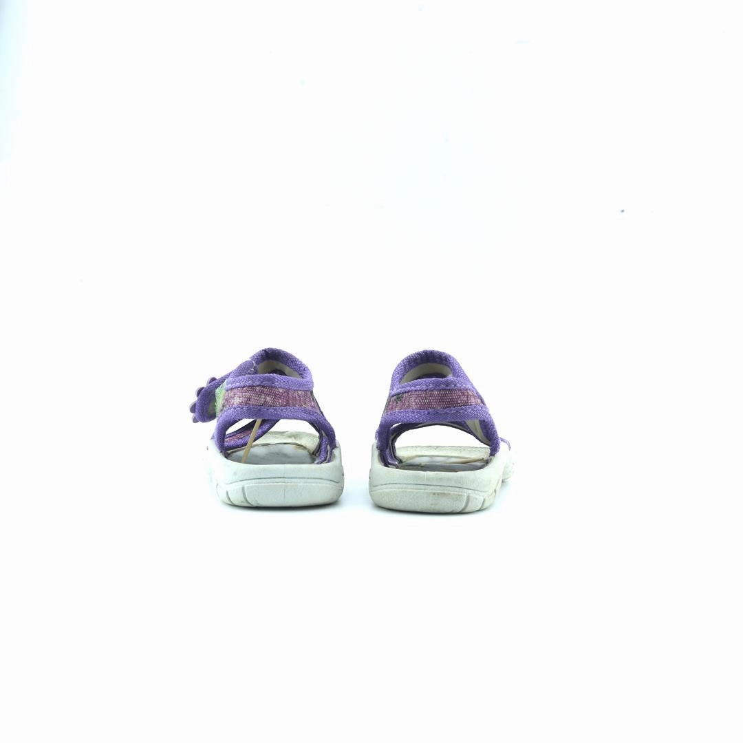 AMERICAN BRAND . classic styled shoe imagery