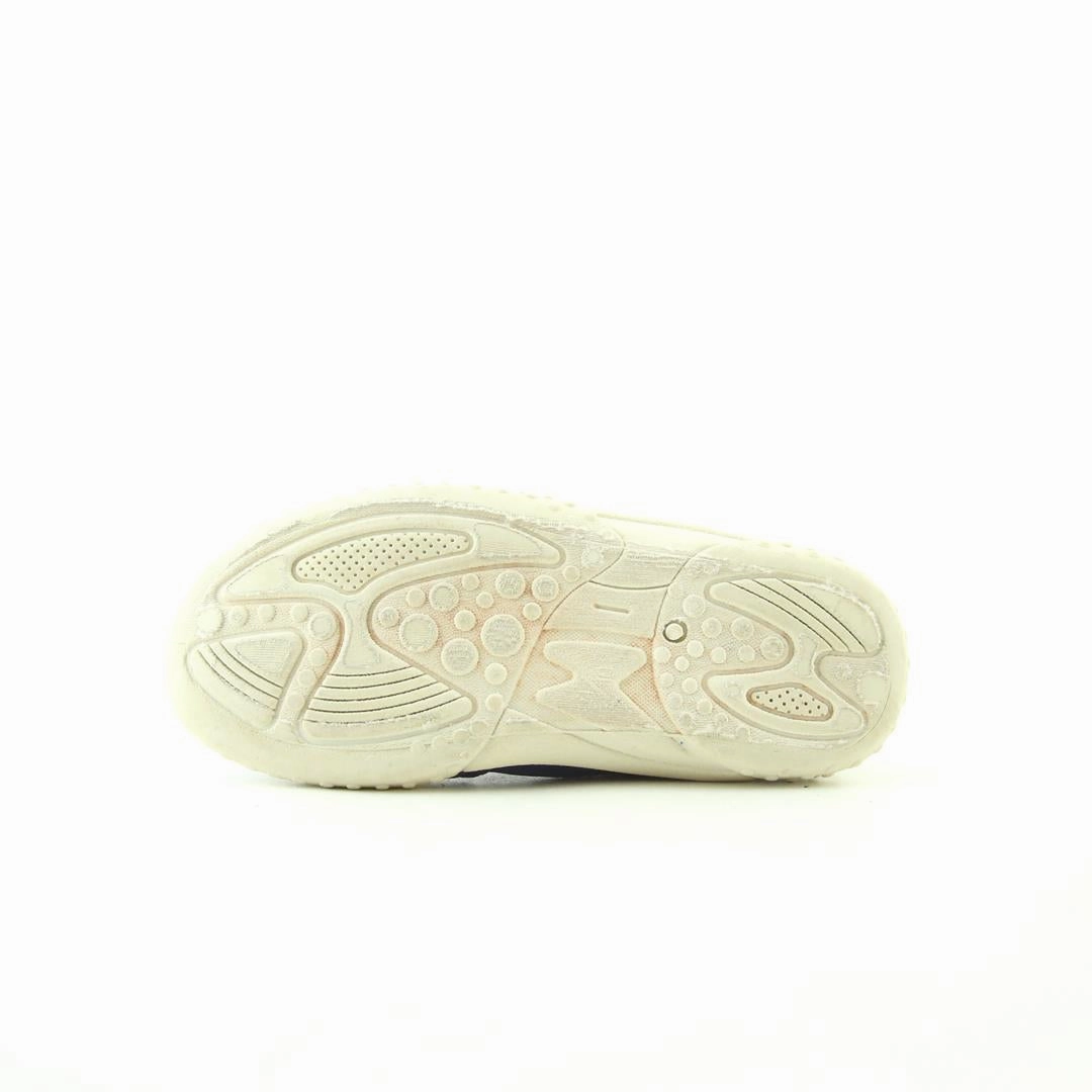 AMERICAN BRAND . classic styled shoe imagery