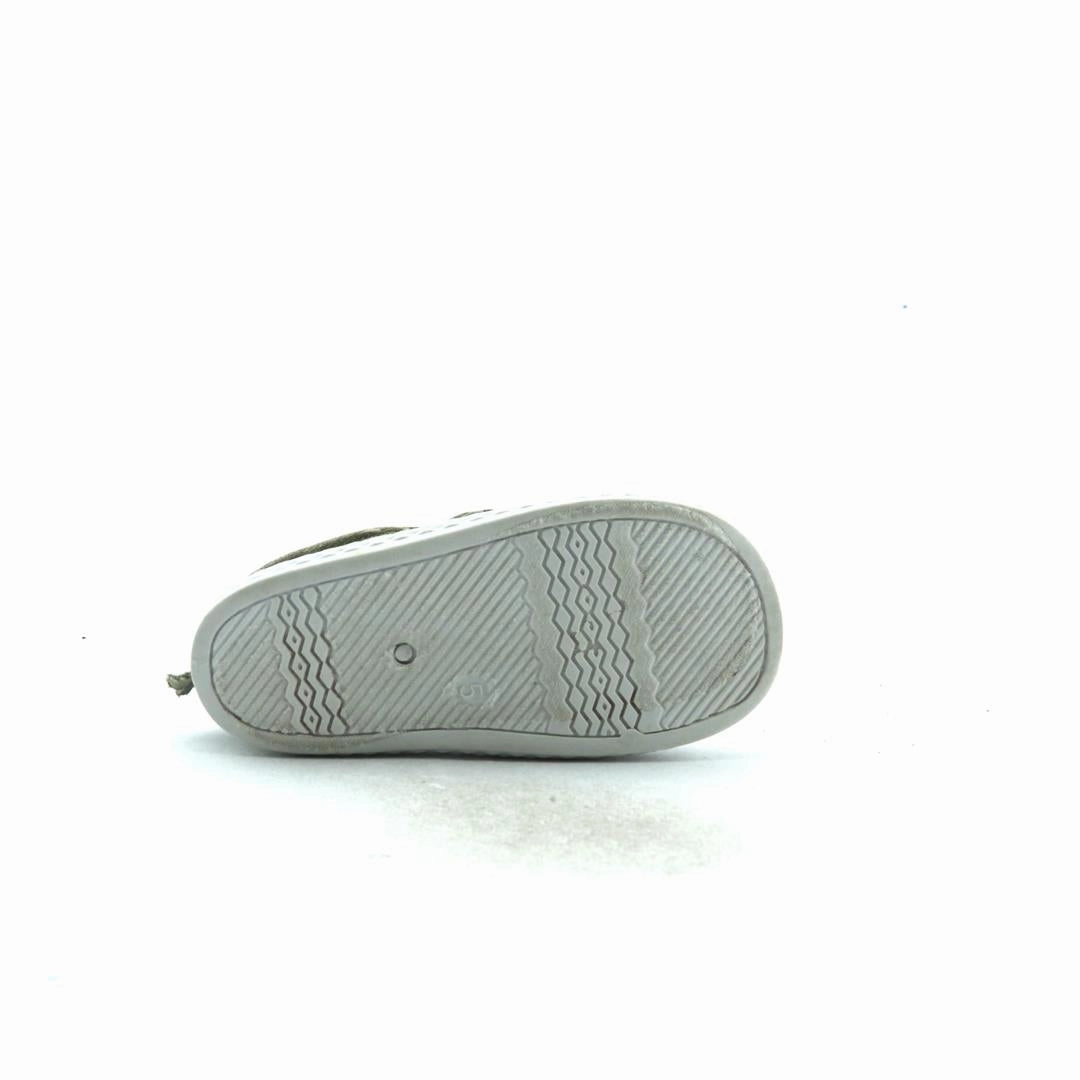 AMERICAN BRAND . classic styled shoe imagery