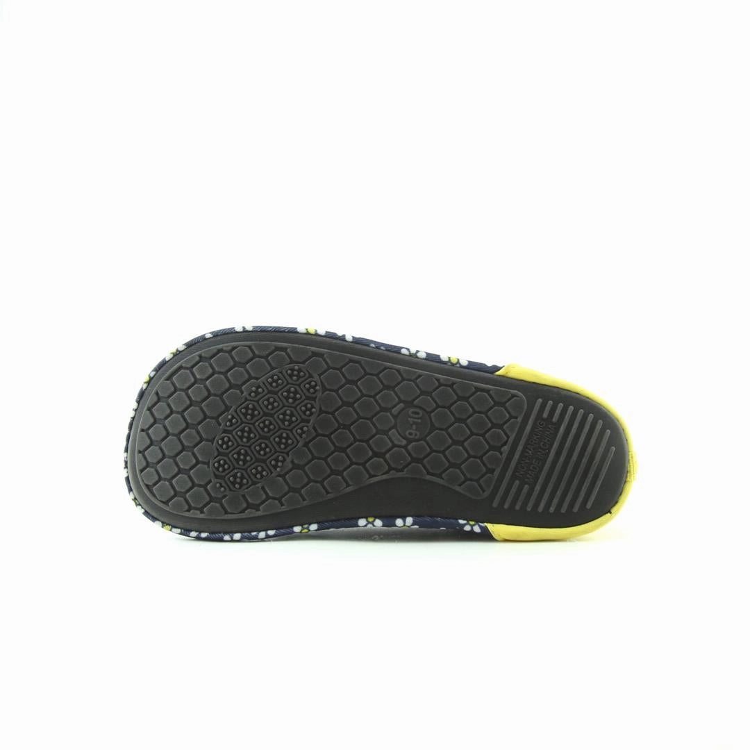 AMERICAN BRAND . classic styled shoe imagery