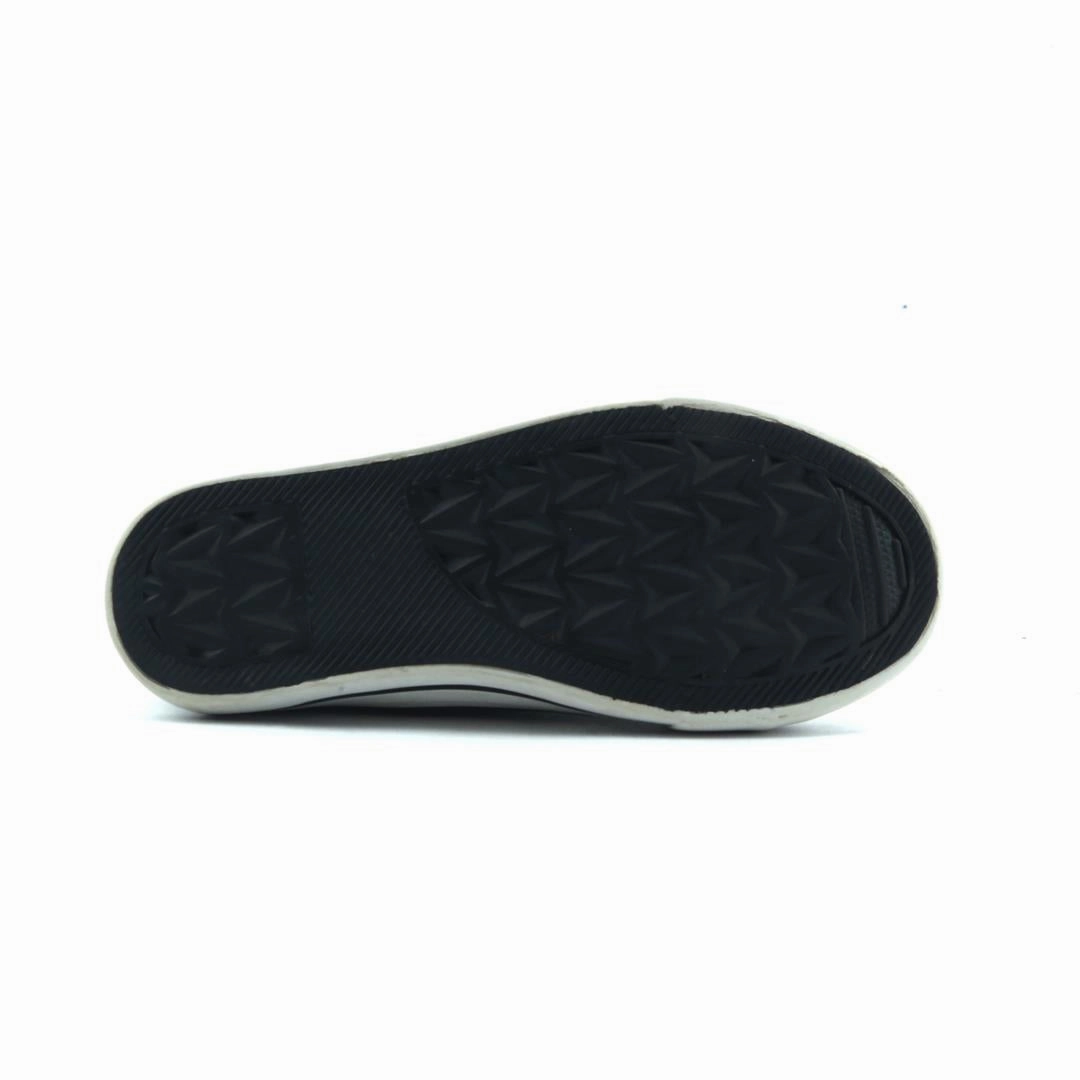 AMERICAN BRAND . classic styled shoe imagery