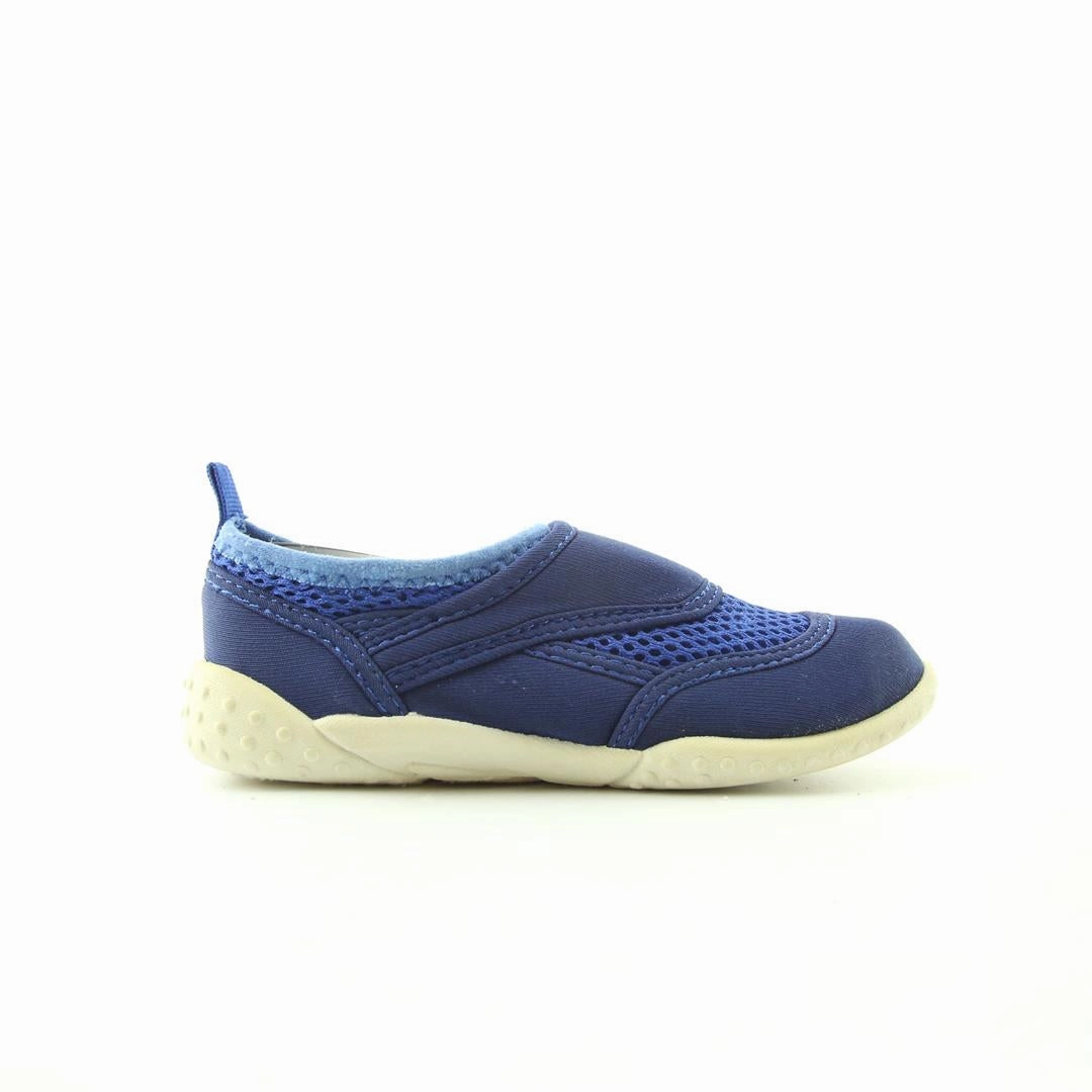 AMERICAN BRAND . classic styled shoe imagery