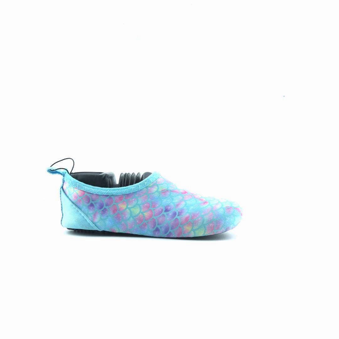 AMERICAN BRAND . classic styled shoe imagery