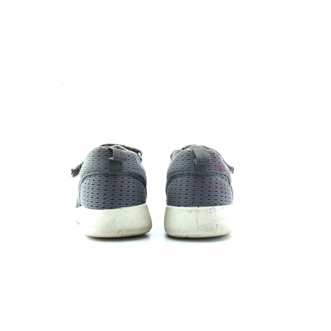 AMERICAN BRAND . classic styled shoe imagery