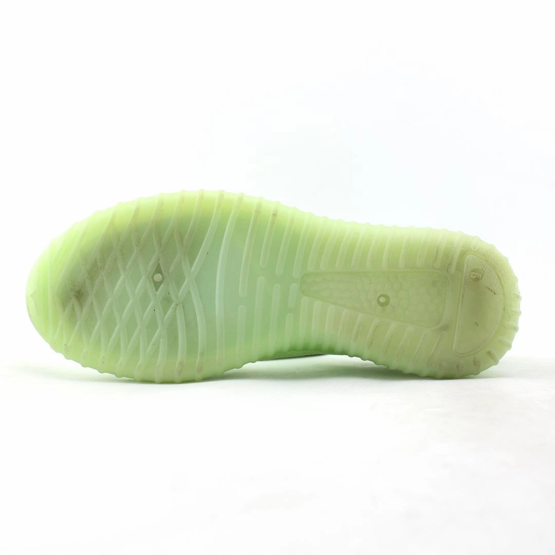 AMERICAN BRAND . classic styled shoe imagery