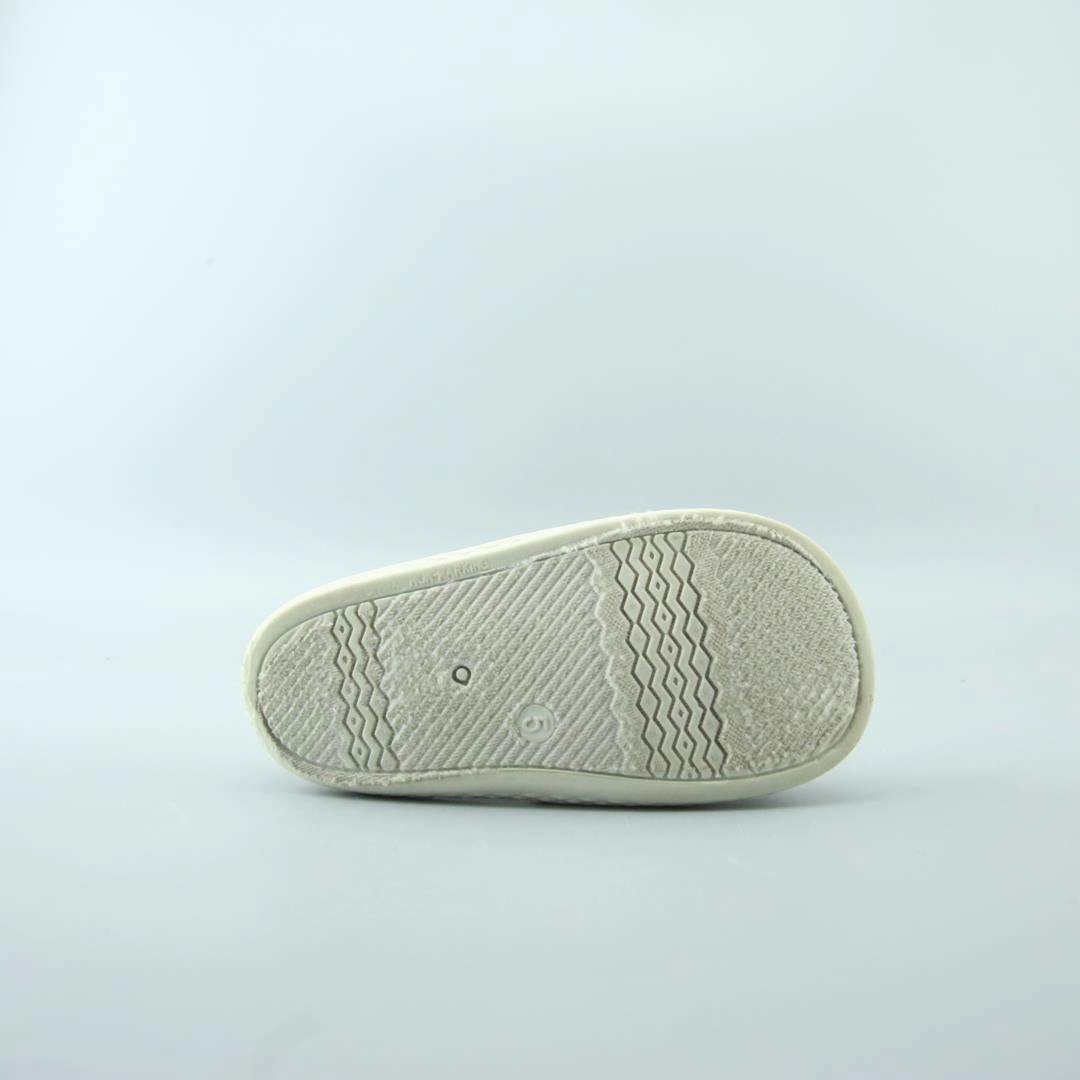 AMERICAN BRAND . classic styled shoe imagery