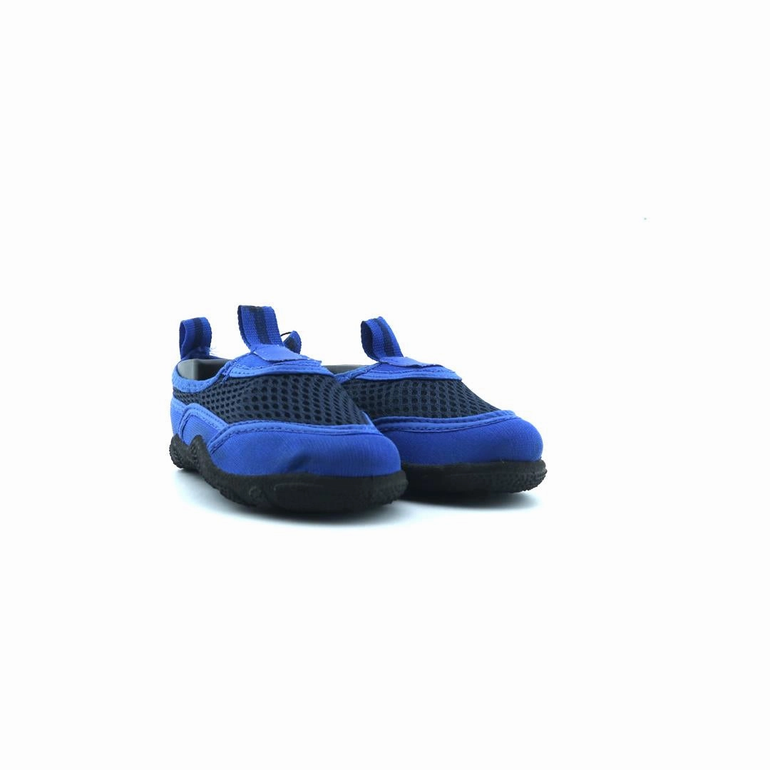 AMERICAN BRAND . classic styled shoe imagery