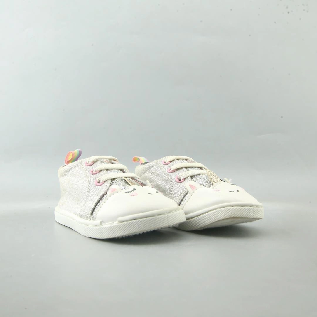 AMERICAN BRAND . classic styled shoe imagery