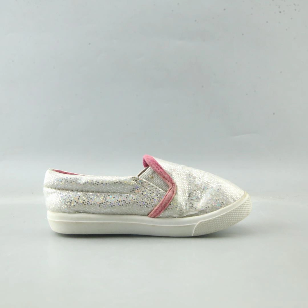 AMERICAN BRAND . classic styled shoe imagery