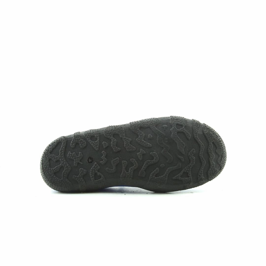 AMERICAN BRAND . classic styled shoe imagery