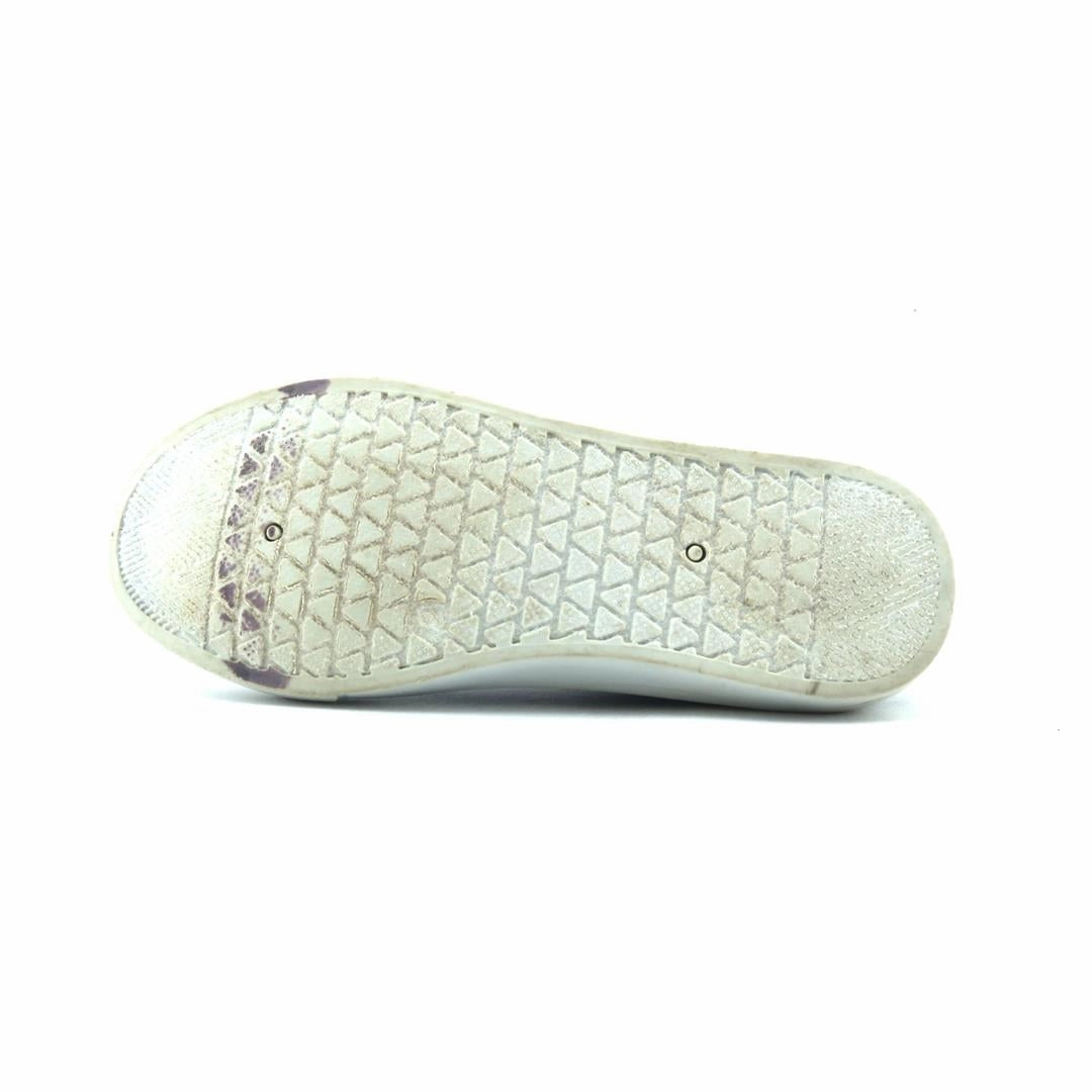 AMERICAN BRAND . classic styled shoe imagery