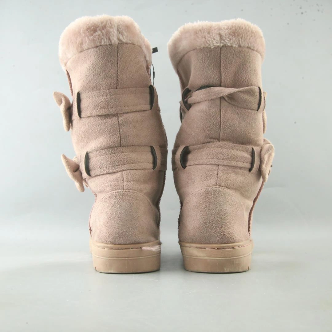 AMERICAN BRAND . classic styled shoe imagery