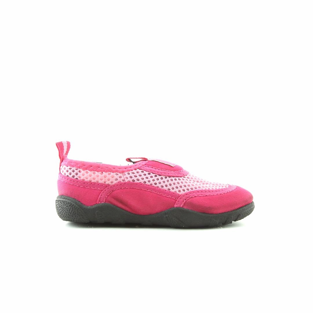 AMERICAN BRAND . classic styled shoe imagery