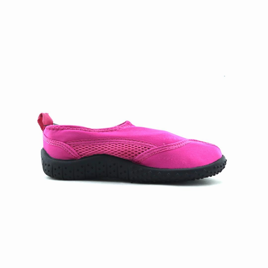 AMERICAN BRAND . classic styled shoe imagery