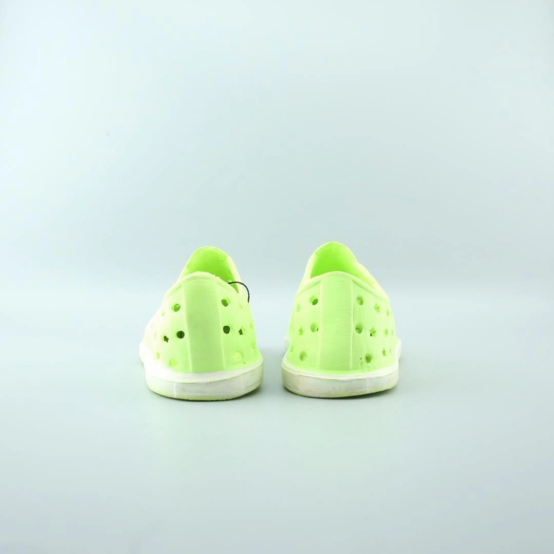 AMERICAN BRAND . classic styled shoe imagery