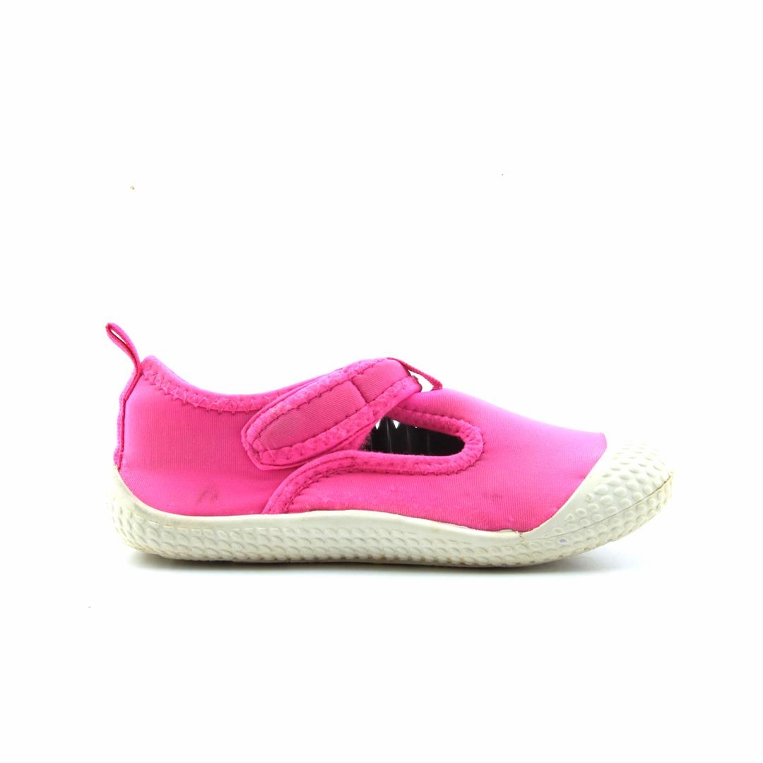AMERICAN BRAND . classic styled shoe imagery