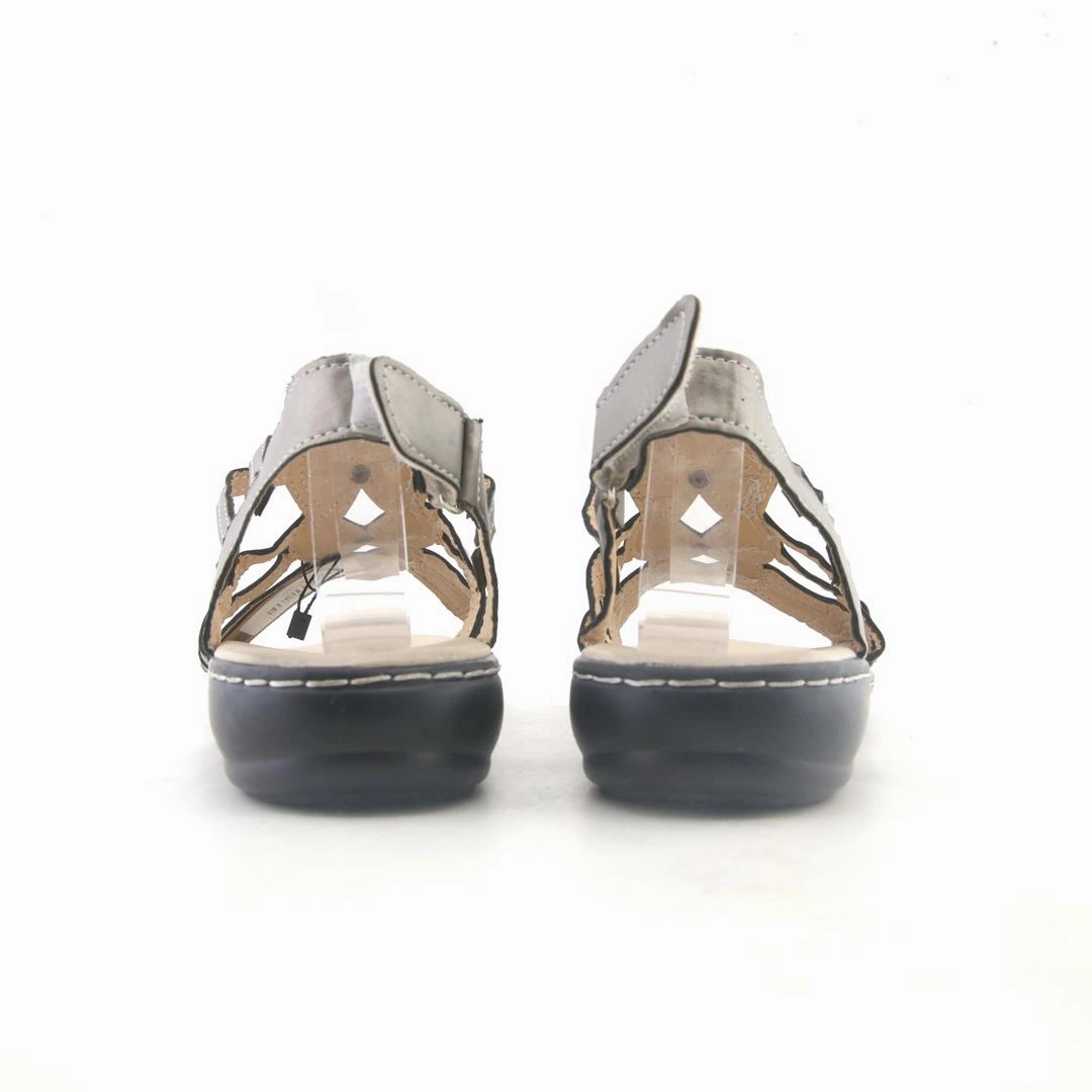 AMERICAN BRAND . classic styled shoe imagery