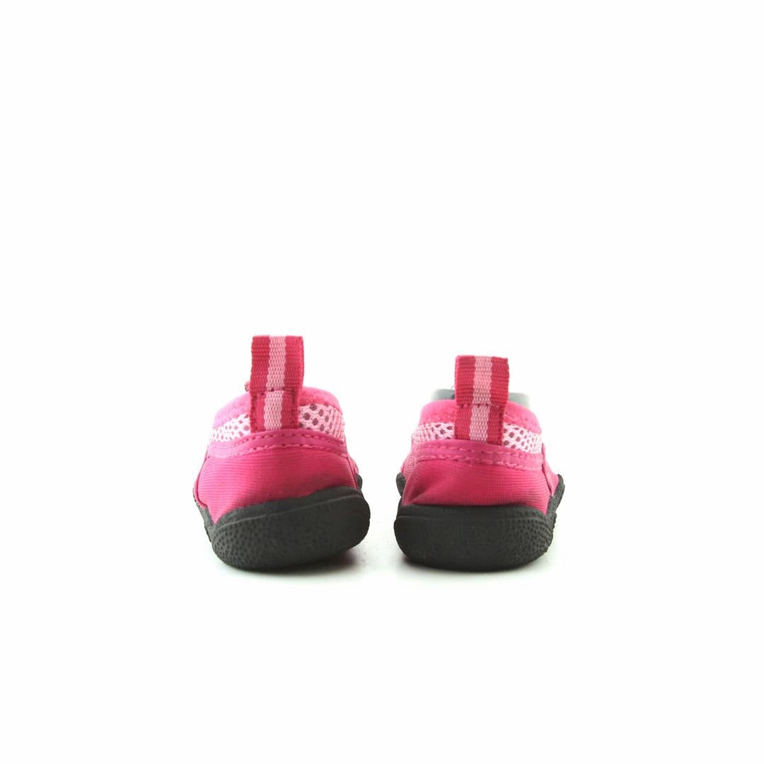 AMERICAN BRAND . classic styled shoe imagery