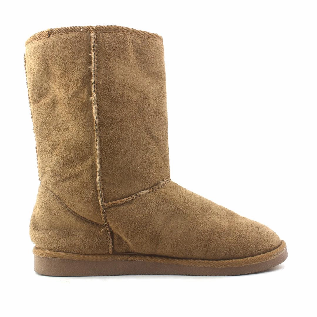 AMERICAN BRAND . outdoor ready shoe visuals