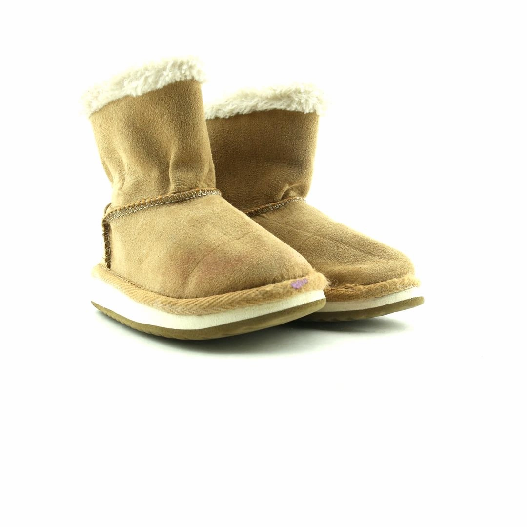 AMERICAN BRAND . outdoor ready shoe visuals