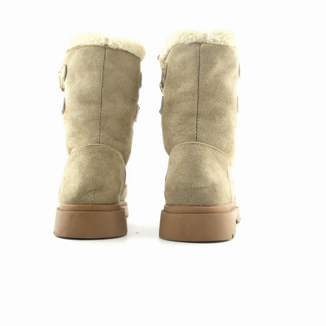 AMERICAN BRAND . outdoor ready shoe visuals