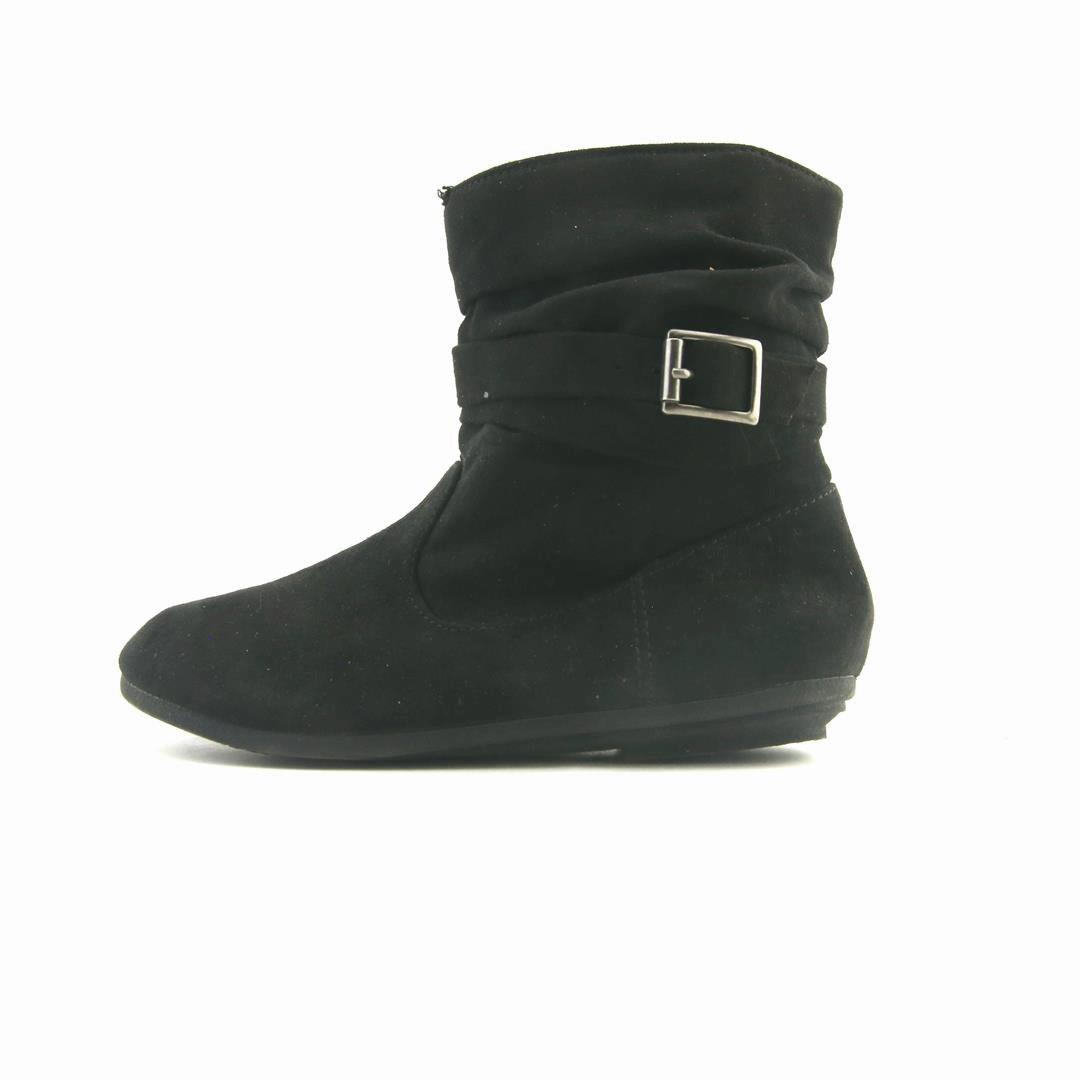 AMERICAN BRAND . outdoor ready shoe visuals