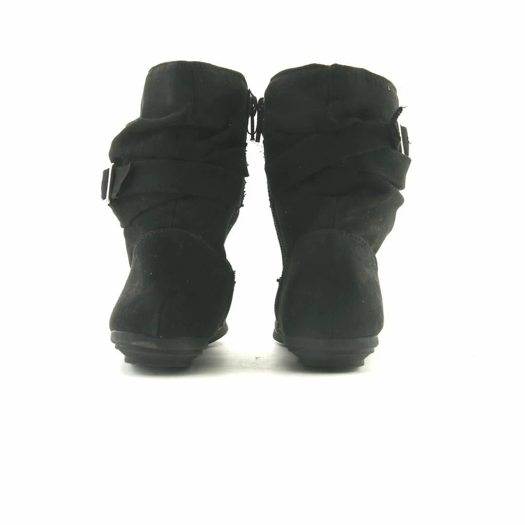 AMERICAN BRAND . outdoor ready shoe visuals