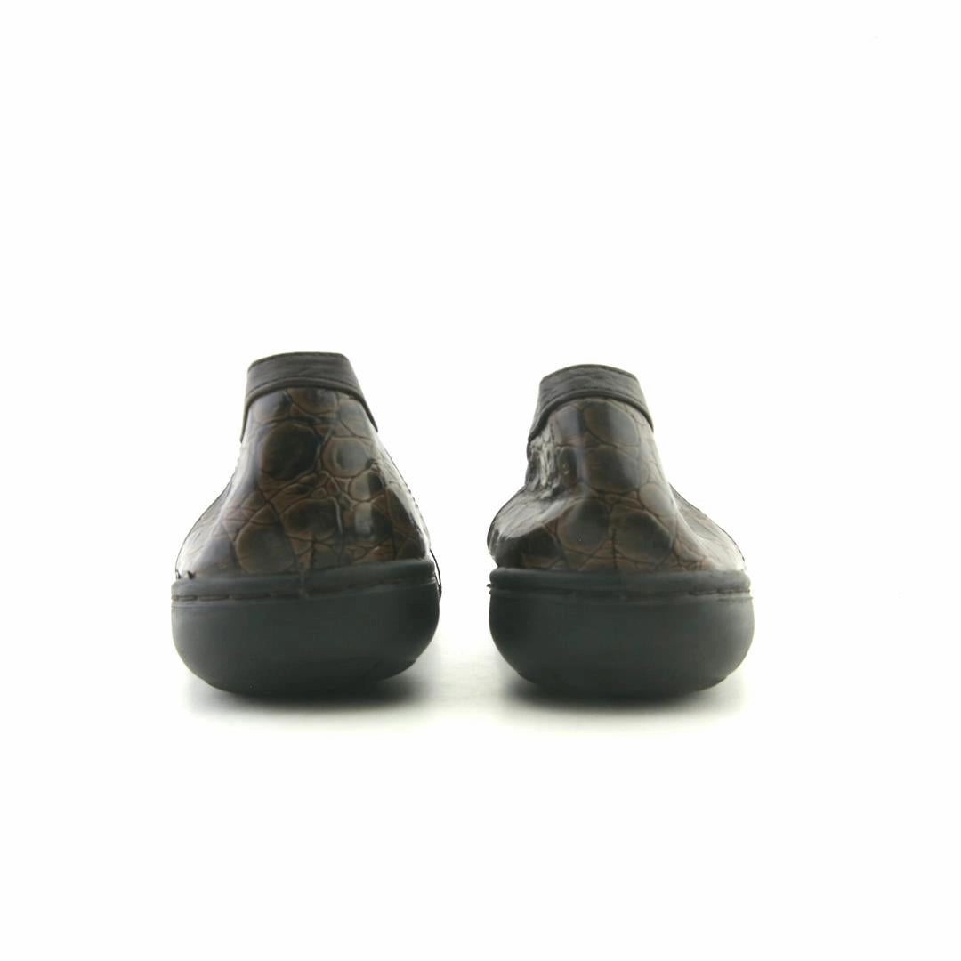 AMERICAN BRAND . outdoor ready shoe visuals