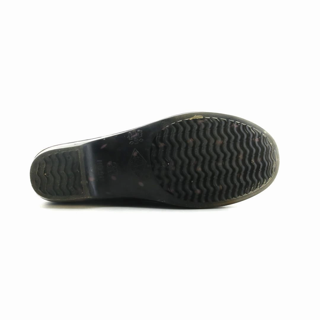 AMERICAN BRAND . outdoor ready shoe visuals
